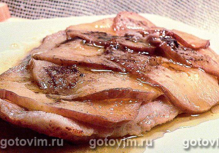 Пангасіус із яблуками та корицею