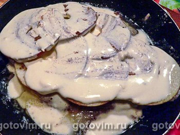 Пангасіус із яблуками та корицею